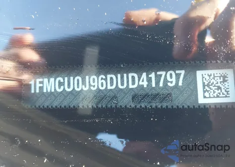 2013 Ford Escape Titanium z USA, uszkodzony, nr VIN 1FMCU0J96DUD41797